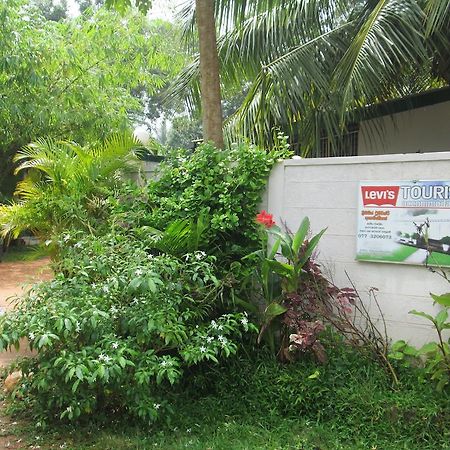 Levi'S Tourist - Anuradhapura Hotel Exterior foto