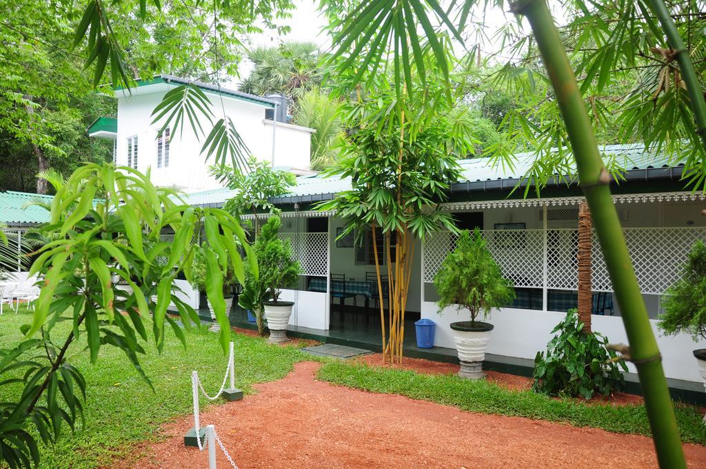 Levi'S Tourist - Anuradhapura Hotel Exterior foto