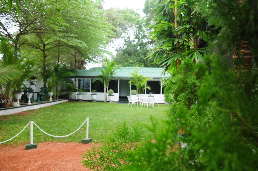 Levi'S Tourist - Anuradhapura Exterior foto