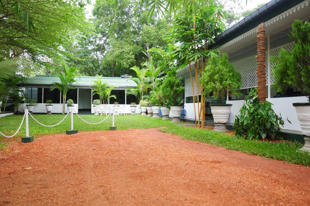 Levi'S Tourist - Anuradhapura Hotel Exterior foto